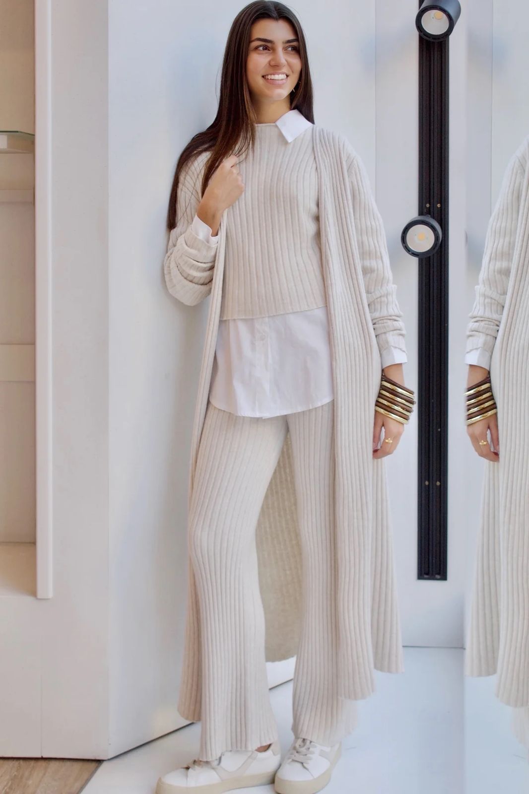 Beige 