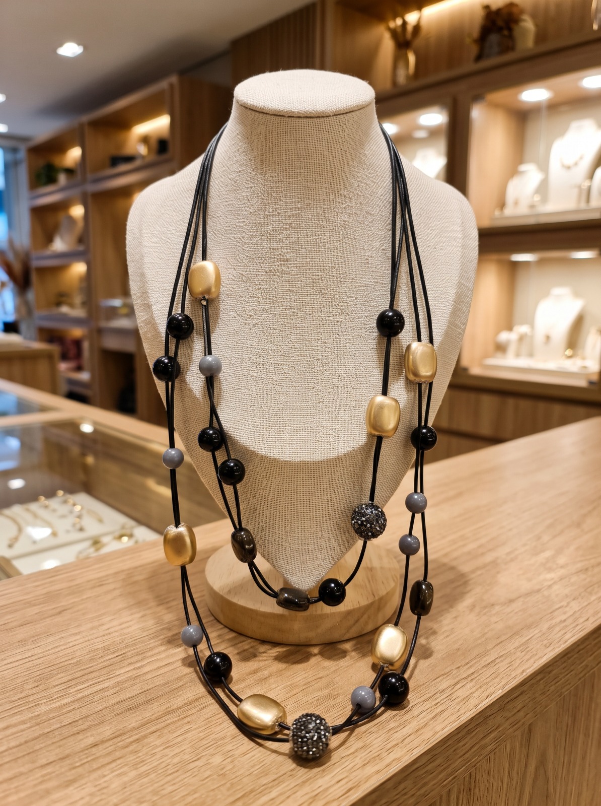 Collar Elegancia Urbana